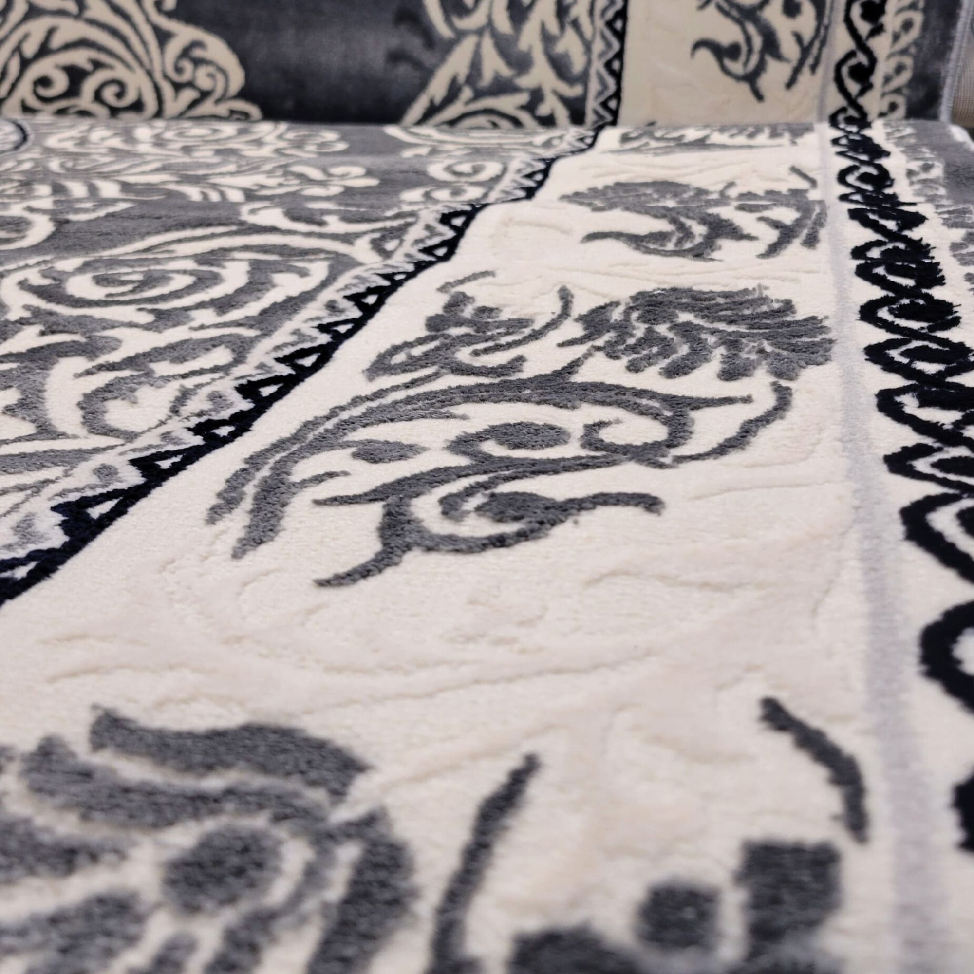 Sultan Anthracite PGI Rug 5.2x7.5 ft - Image 16