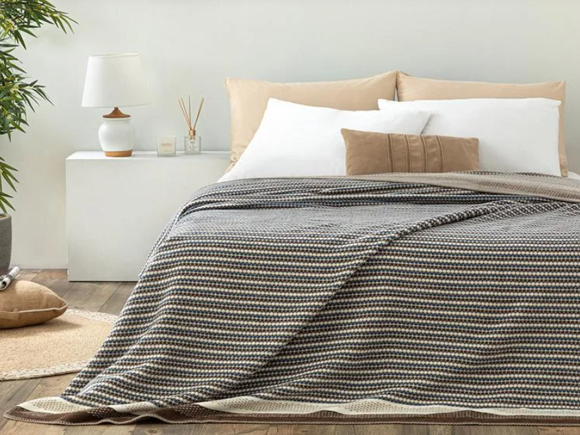 Blurred Dots Cotton Blanket 59x78 in - Beige - Image 2