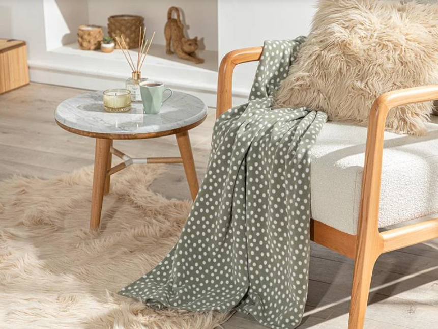 Dots Polar TV Blanket/Throw - Green, 47 X 67 in
