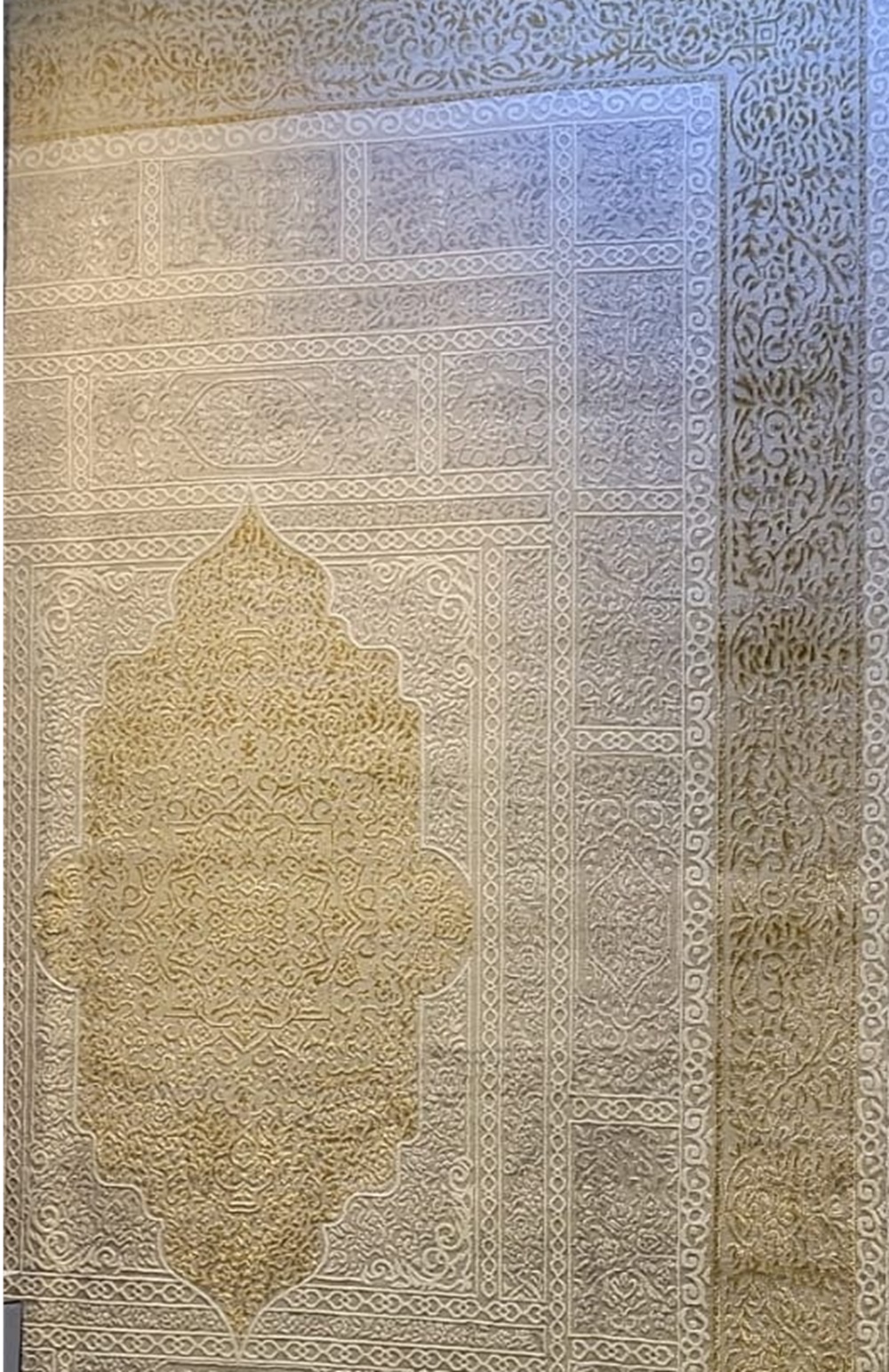 Diamond Premium Turkish Area Rug - Cream and Gold - Image 3