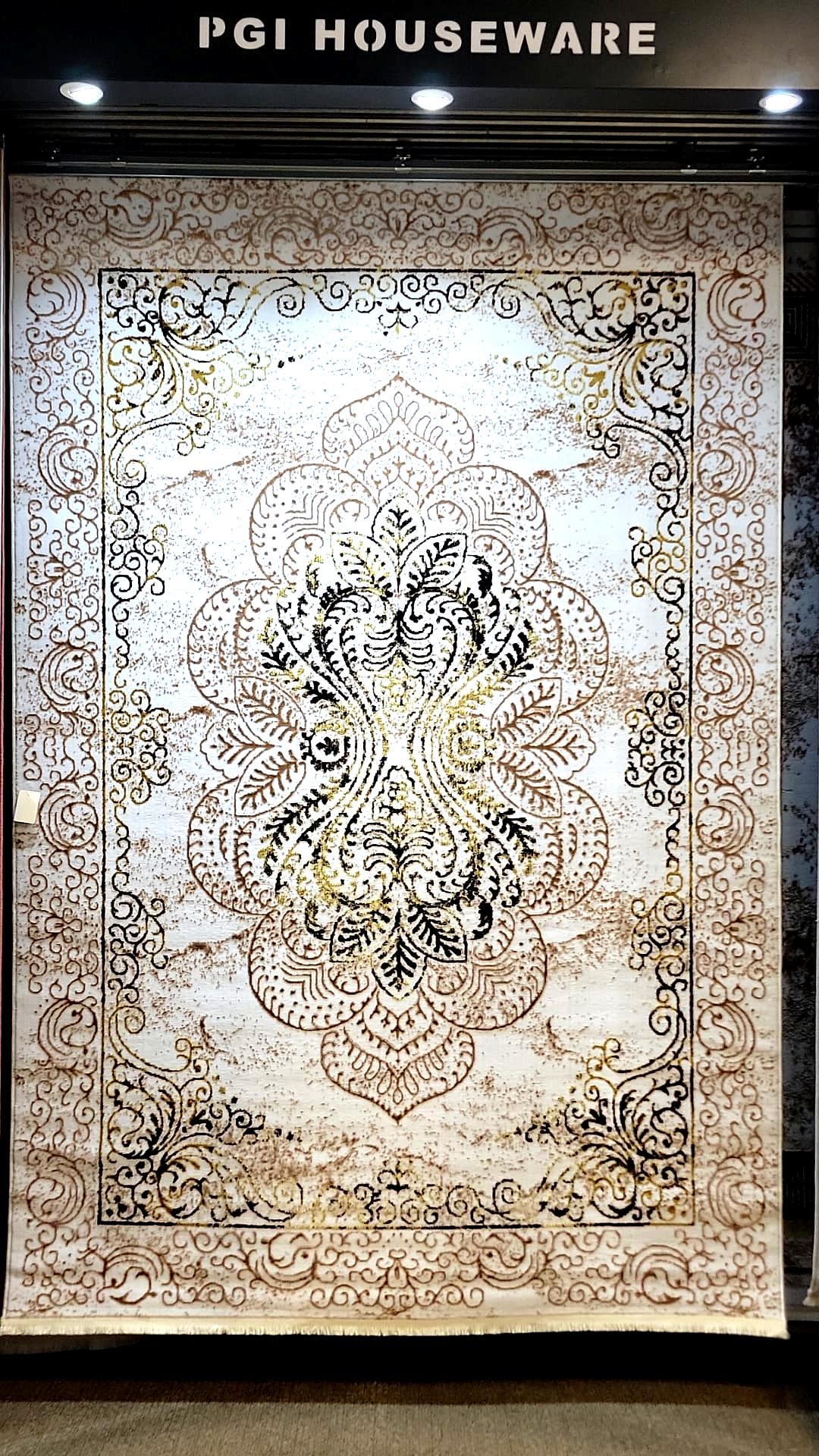 Ornate Baroque Charm Area Rug - 6.5x9.6 (ft)
